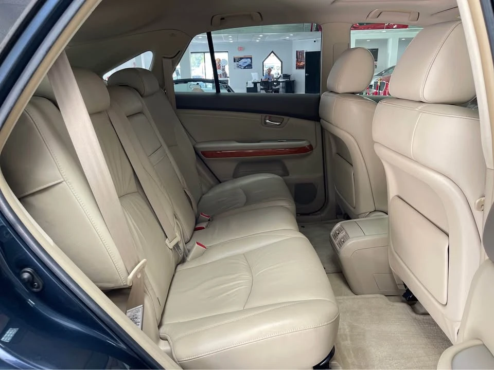 2004 Lexus RX 2nd Gen - Image 16 of 19