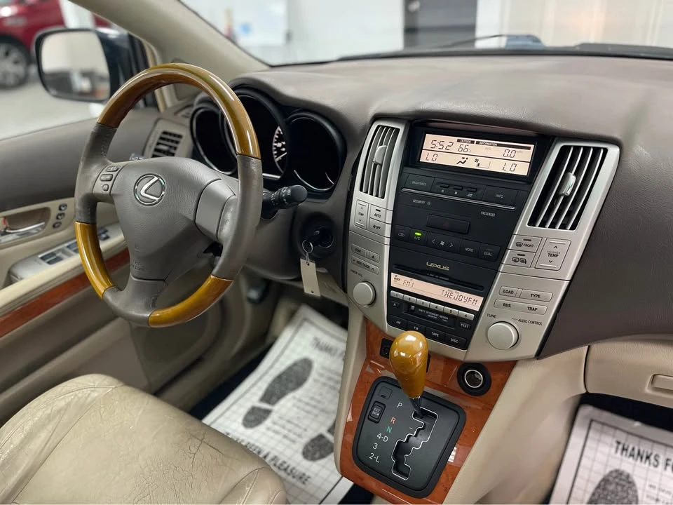 2004 Lexus RX 2nd Gen - Image 18 of 19