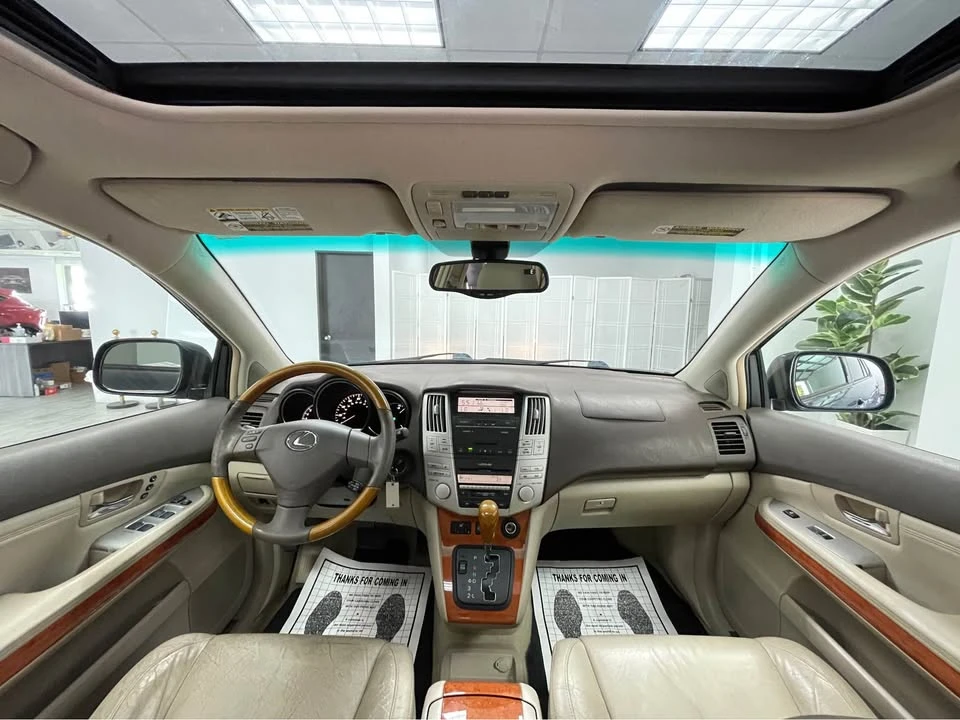 2004 Lexus RX 2nd Gen - Image 13 of 19