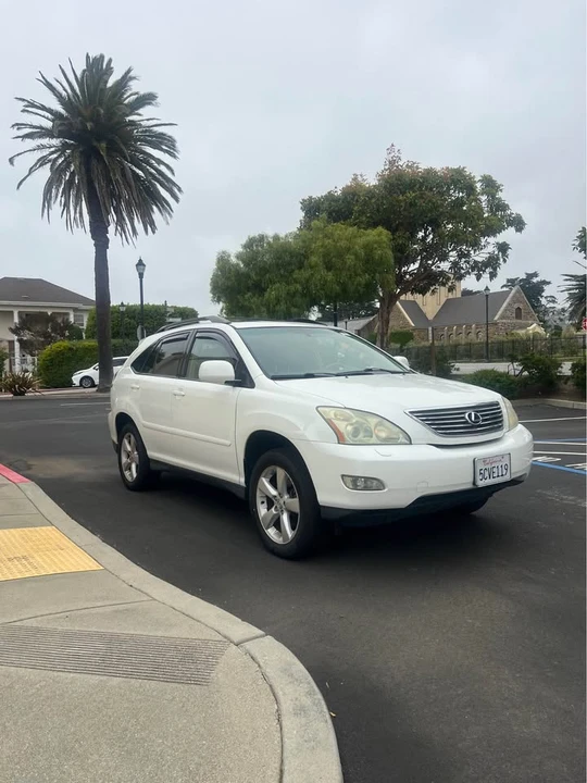2004 Lexus RX 2nd Gen - Image 2 of 9