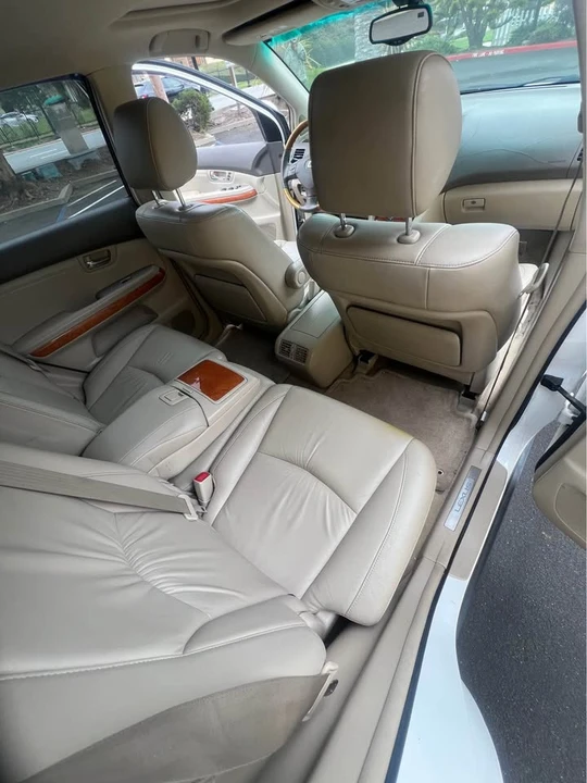 2004 Lexus RX 2nd Gen - Image 8 of 9