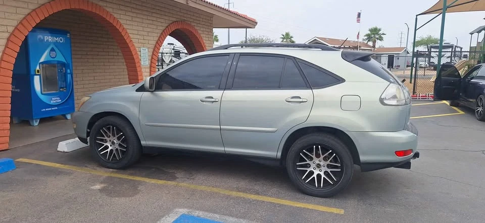 2004 Lexus RX 2nd Gen - Image 2 of 5