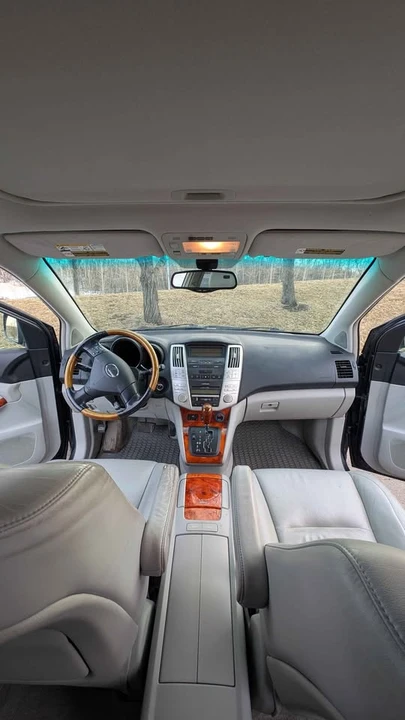 2004 Lexus RX 2nd Gen - Image 5 of 9