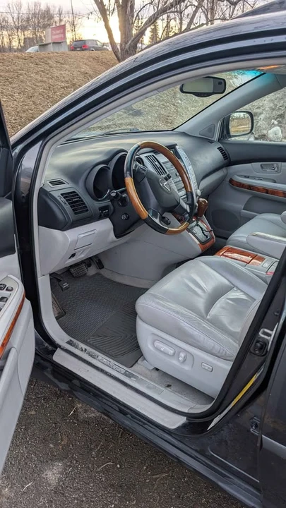 2004 Lexus RX 2nd Gen - Image 6 of 9