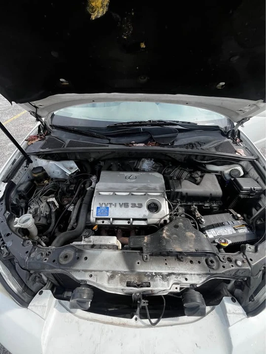 2004 Lexus RX 2nd Gen - Image 6 of 10