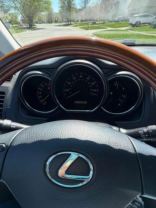 2004 Lexus RX 2nd Gen - Image 12 of 16