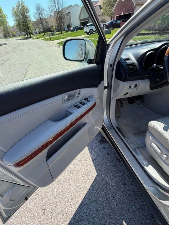 2004 Lexus RX 2nd Gen - Image 10 of 16