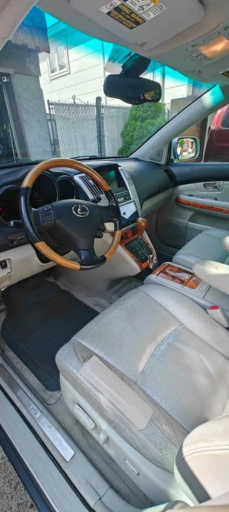 2004 Lexus RX 2nd Gen - Image 7 of 10