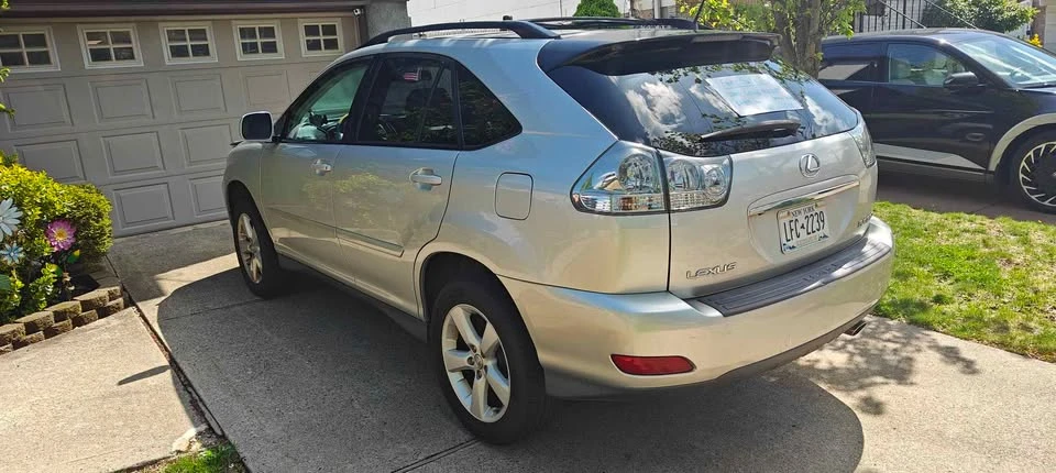 2004 Lexus RX 2nd Gen - Image 3 of 10