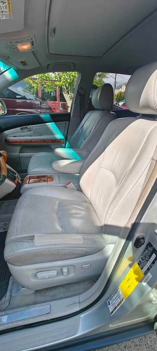 2004 Lexus RX 2nd Gen - Image 6 of 10