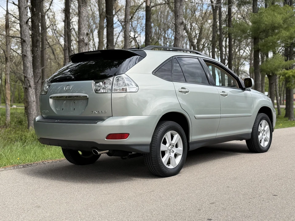 2004 Lexus RX 2nd Gen - Image 17 of 31