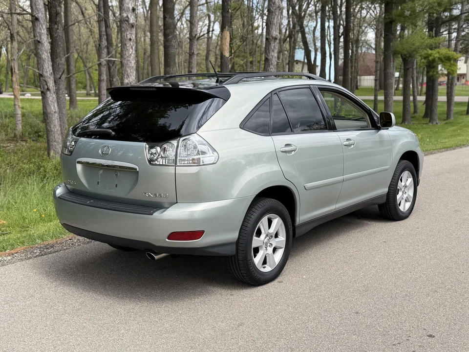 2004 Lexus RX 2nd Gen - Image 19 of 31
