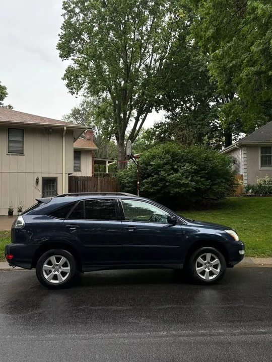 2004 Lexus RX 2nd Gen - Image 2 of 10