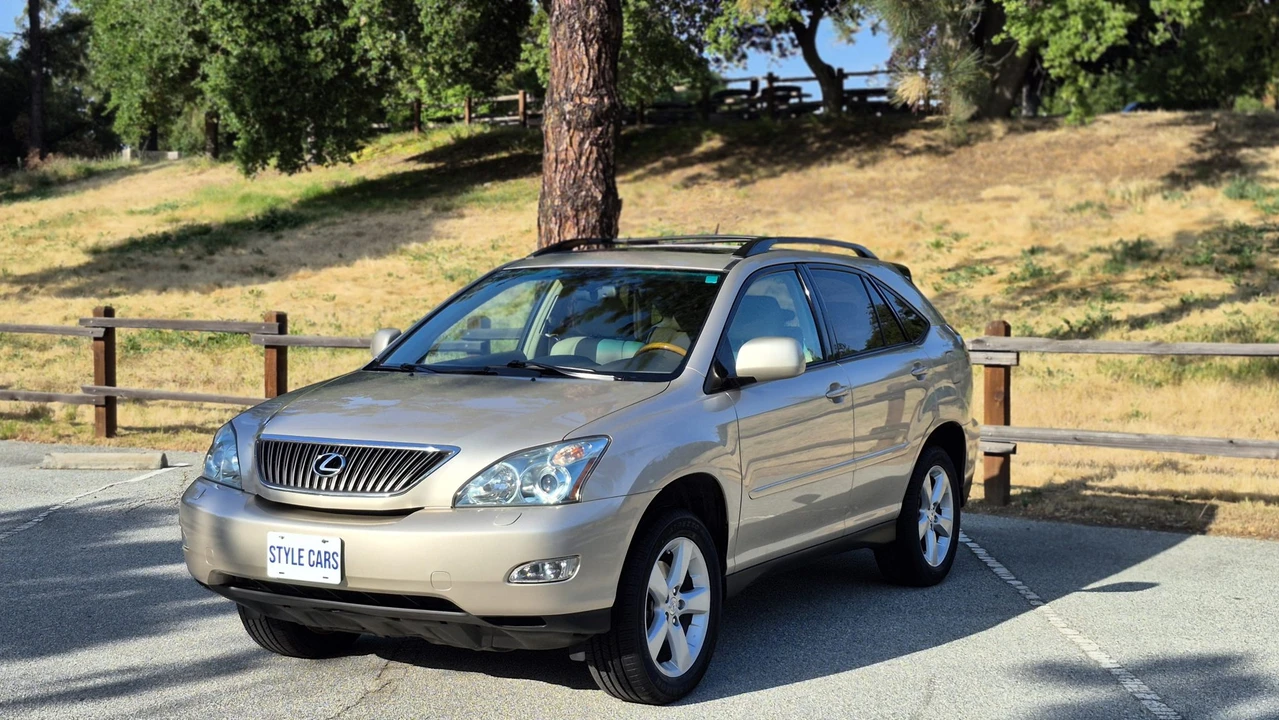 2004 Lexus RX 2nd Gen - Image 3 of 31