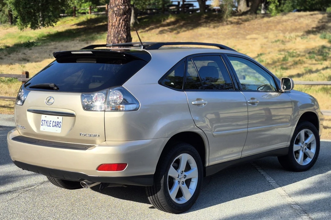2004 Lexus RX 2nd Gen - Image 18 of 31