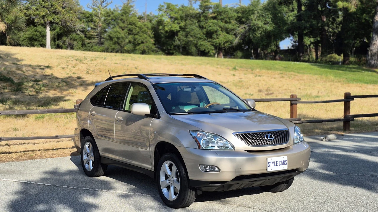 2004 Lexus RX 2nd Gen - Image 25 of 31