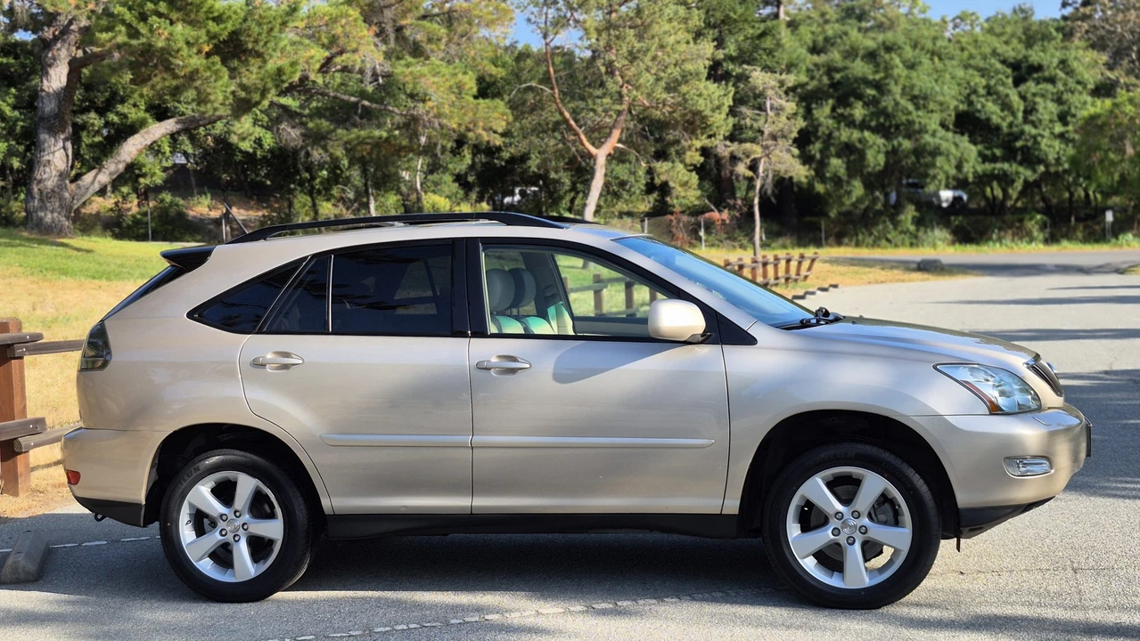 2004 Lexus RX 2nd Gen - Image 22 of 31