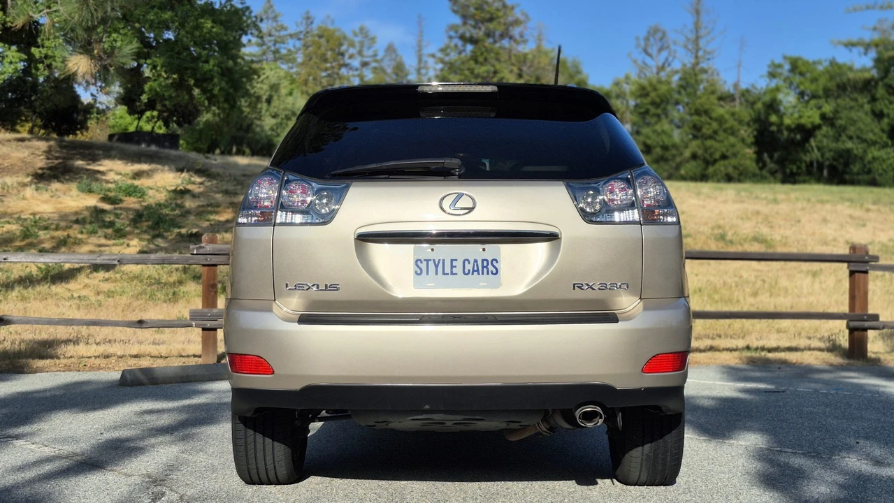 2004 Lexus RX 2nd Gen - Image 17 of 31