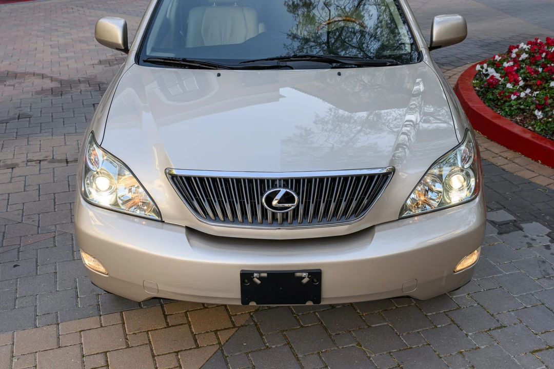 2004 Lexus RX 2nd Gen - Image 19 of 31