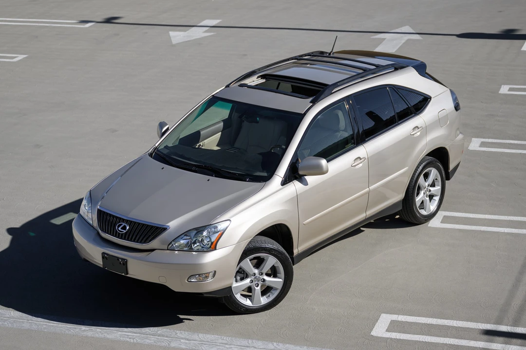 2004 Lexus RX 2nd Gen - Image 15 of 31