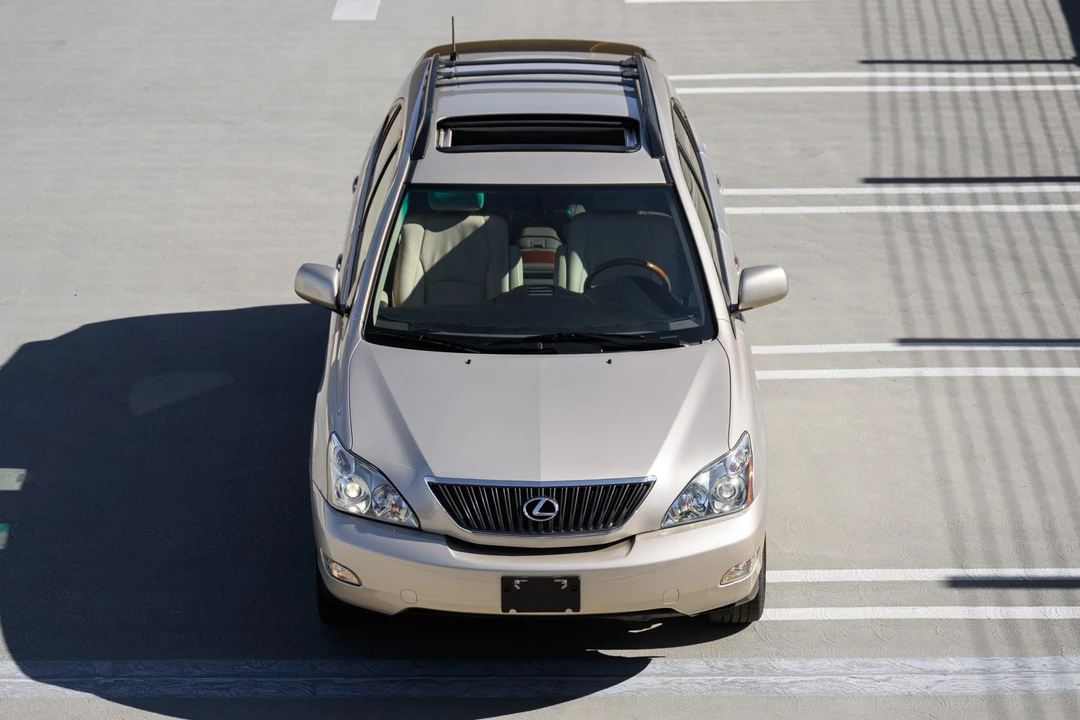 2004 Lexus RX 2nd Gen - Image 16 of 31