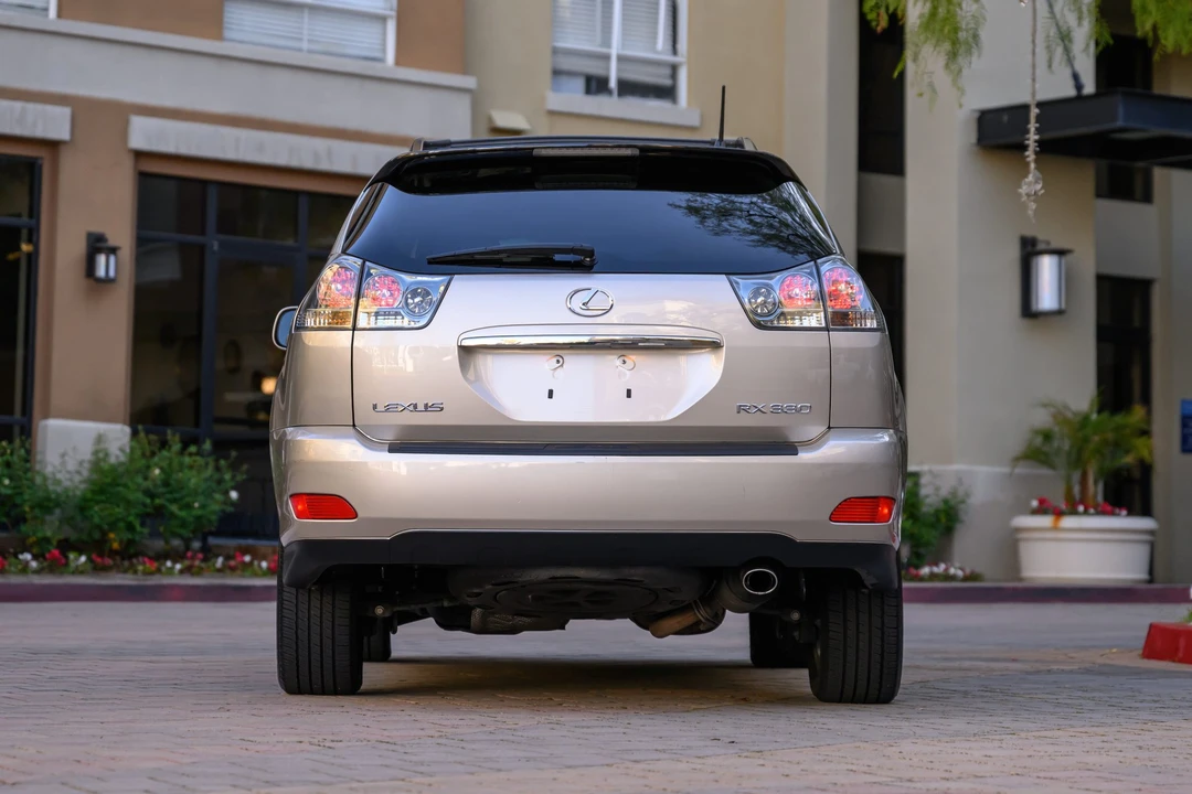 2004 Lexus RX 2nd Gen - Image 11 of 31