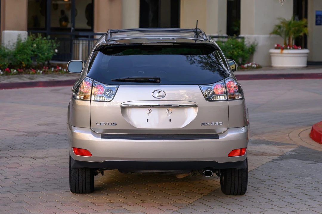 2004 Lexus RX 2nd Gen - Image 12 of 31