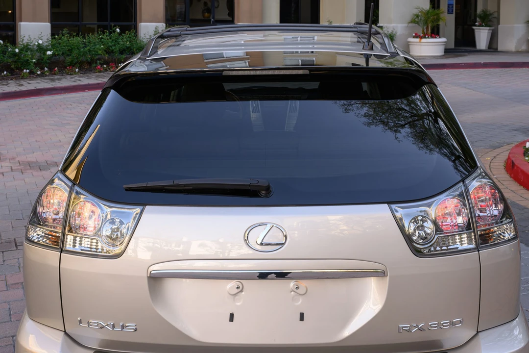 2004 Lexus RX 2nd Gen - Image 28 of 31