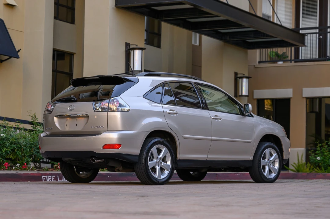 2004 Lexus RX 2nd Gen - Image 10 of 31
