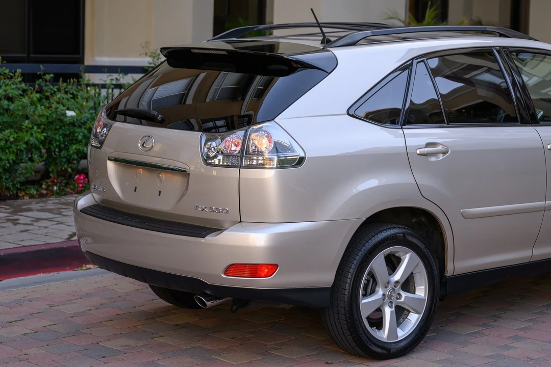2004 Lexus RX 2nd Gen - Image 27 of 31