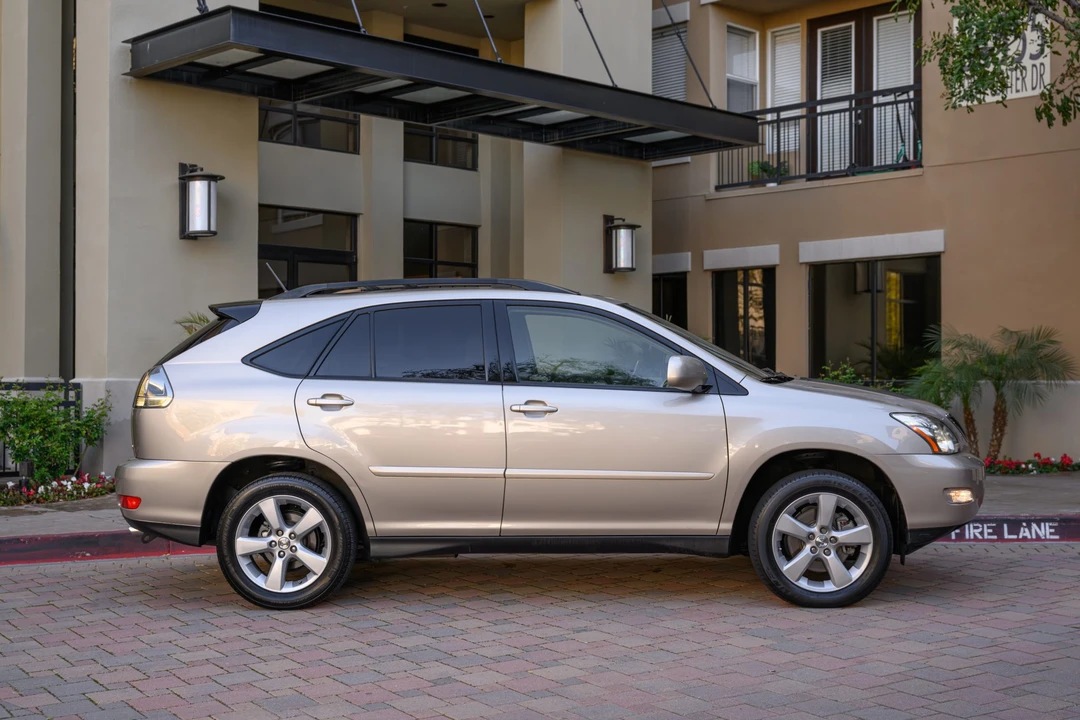 2004 Lexus RX 2nd Gen - Image 8 of 31