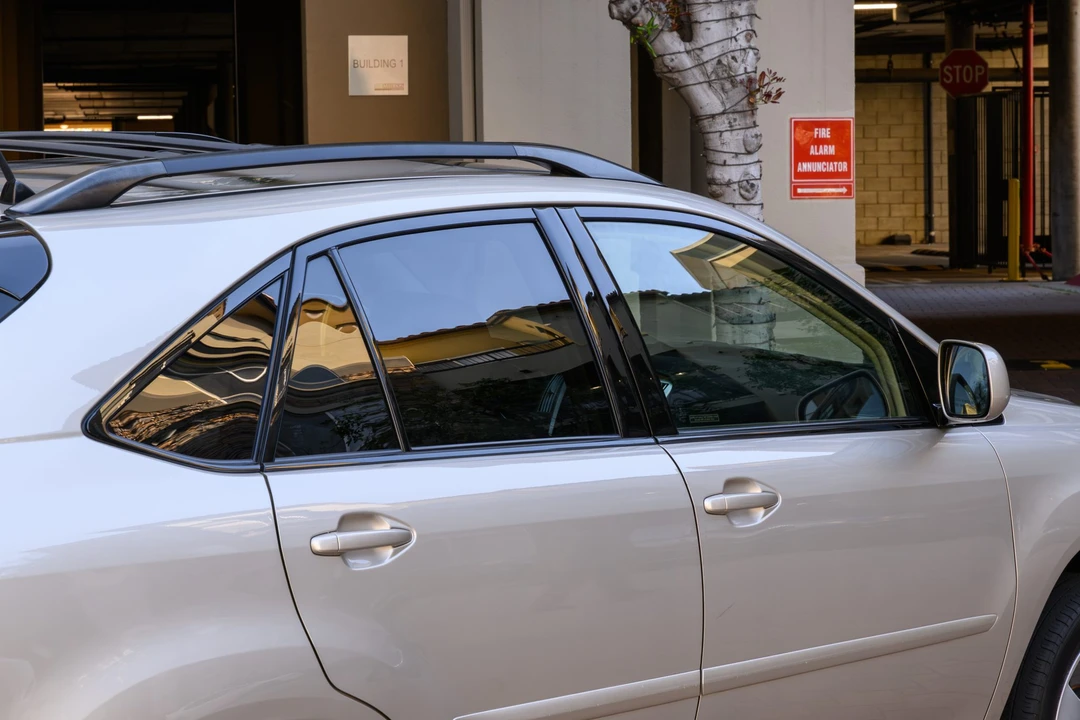2004 Lexus RX 2nd Gen - Image 25 of 31