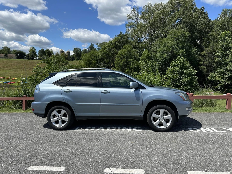 2004 Lexus RX 2nd Gen - Image 10 of 31