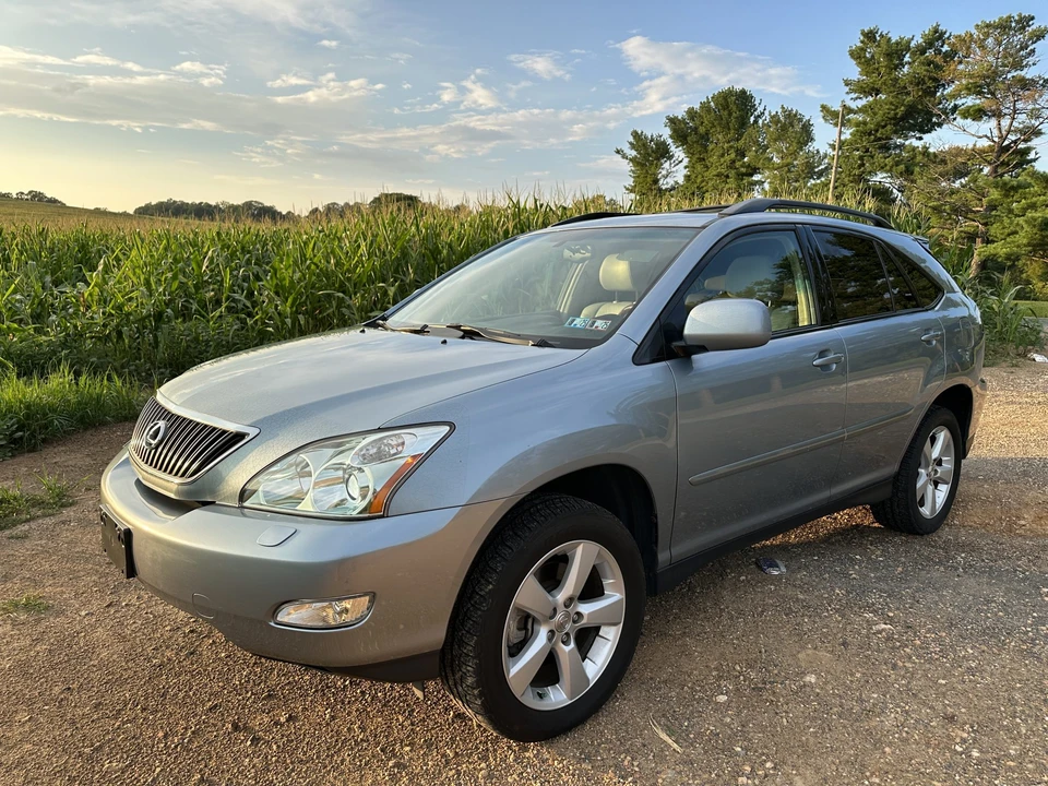 2004 Lexus RX 2nd Gen - Image 23 of 31