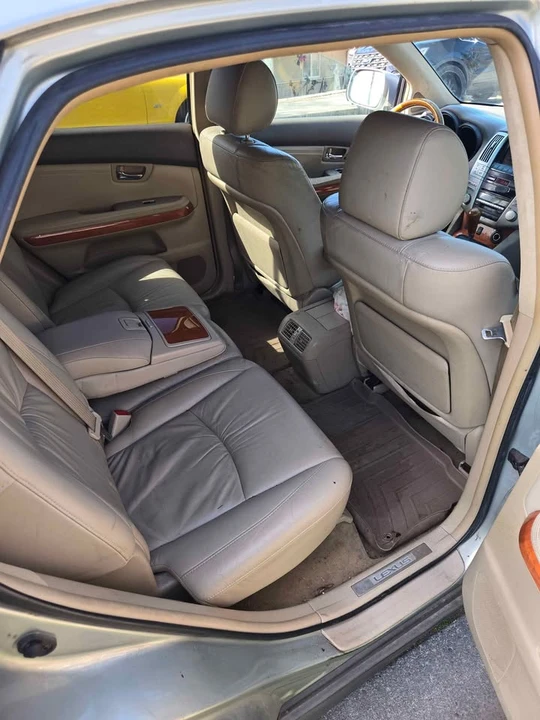 2004 Lexus RX 2nd Gen - Image 6 of 10