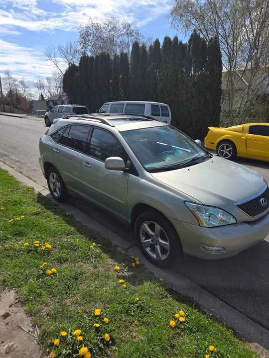 2004 Lexus RX 2nd Gen - Image 5 of 10