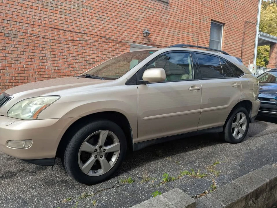 2004 Lexus RX 2nd Gen - Image 4 of 9