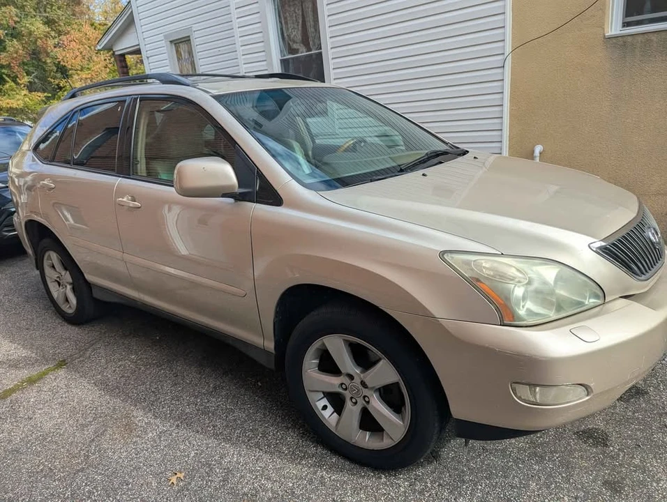 2004 Lexus RX 2nd Gen - Image 3 of 9