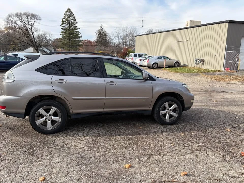 2004 Lexus RX 2nd Gen - Image 5 of 10