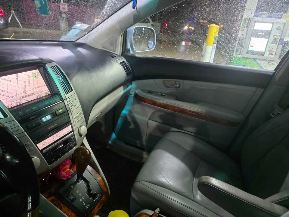 2004 Lexus RX 2nd Gen - Image 5 of 5