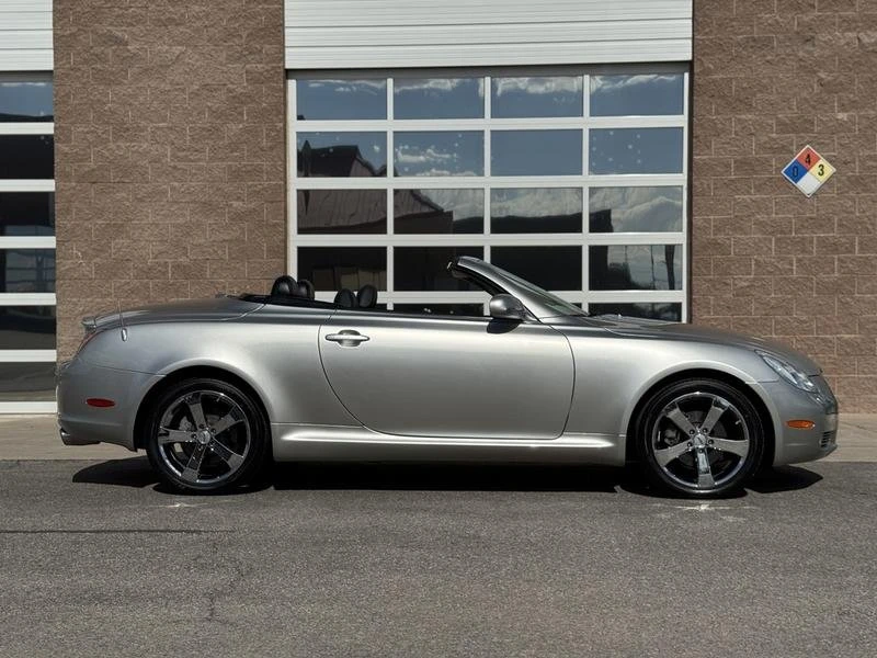 2004 Lexus SC430 - Image 2 of 4