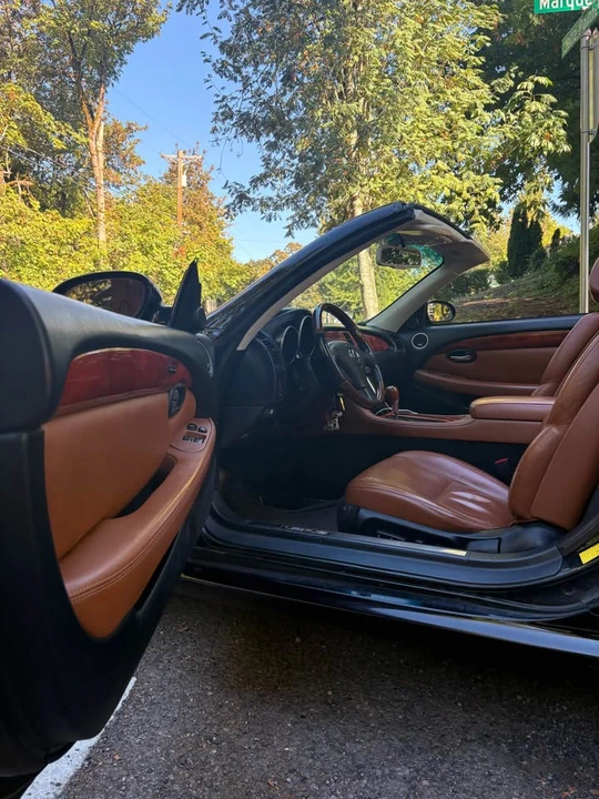 2004 Lexus SC430 - Image 11 of 12
