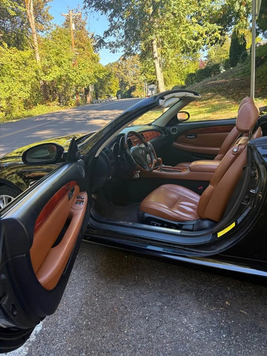 2004 Lexus SC430 - Image 10 of 12