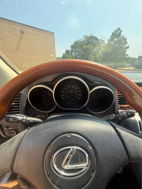 2004 Lexus SC430 - Image 11 of 16