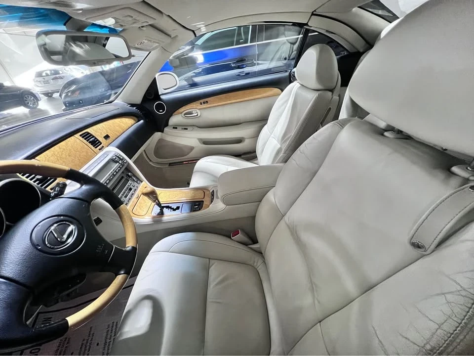 2004 Lexus SC430 - Image 3 of 5