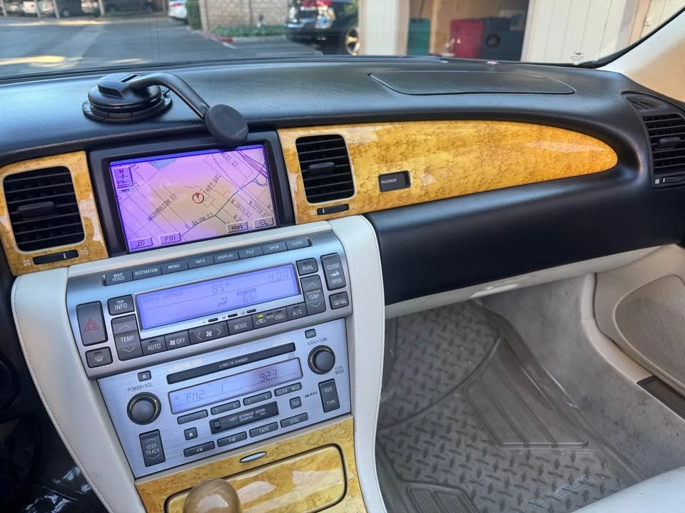 2004 Lexus SC430 - Image 8 of 12