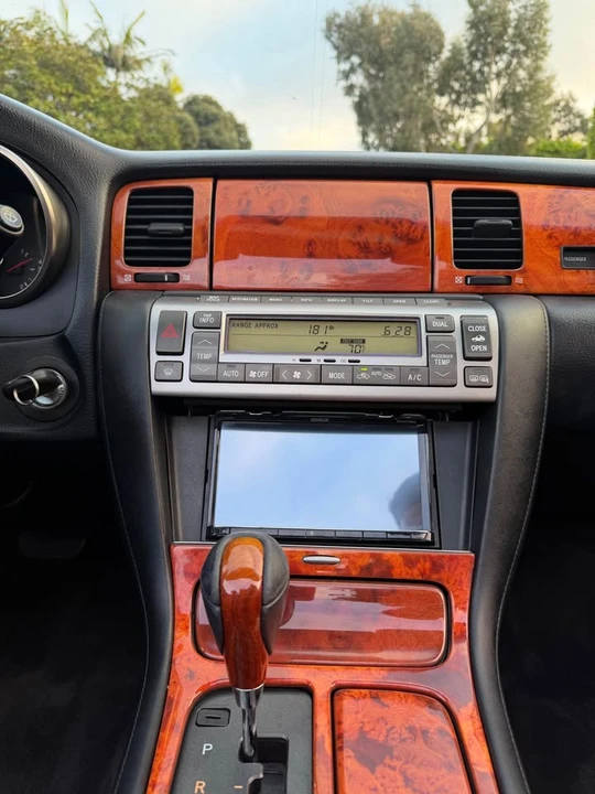 2004 Lexus SC430 - Image 8 of 17