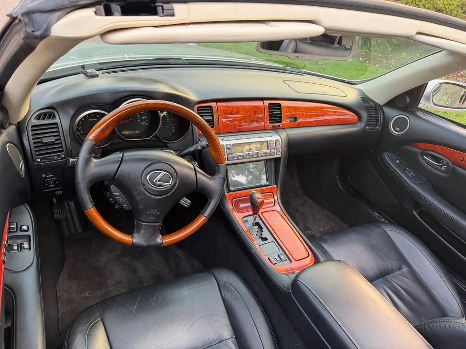 2004 Lexus SC430 - Image 9 of 17