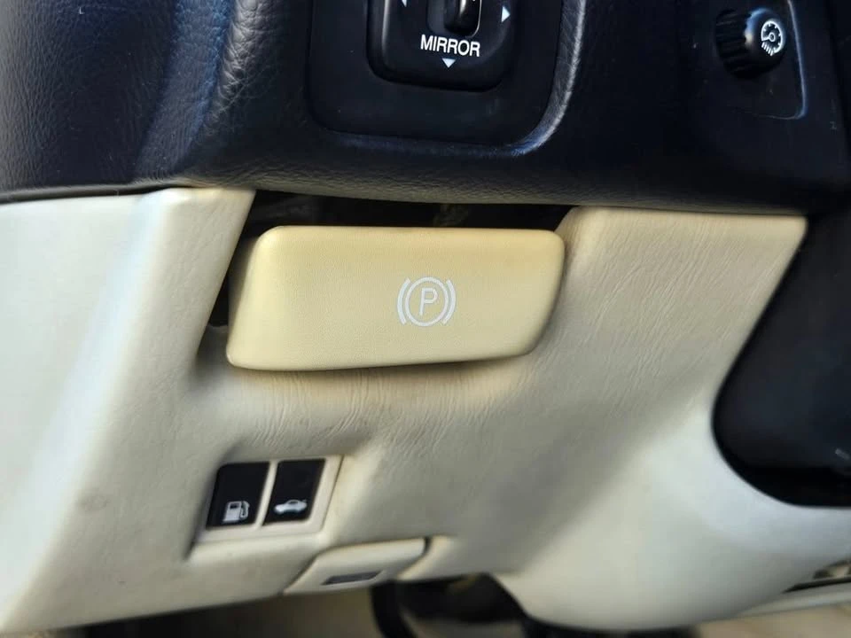 2004 Lexus SC430 - Image 17 of 19
