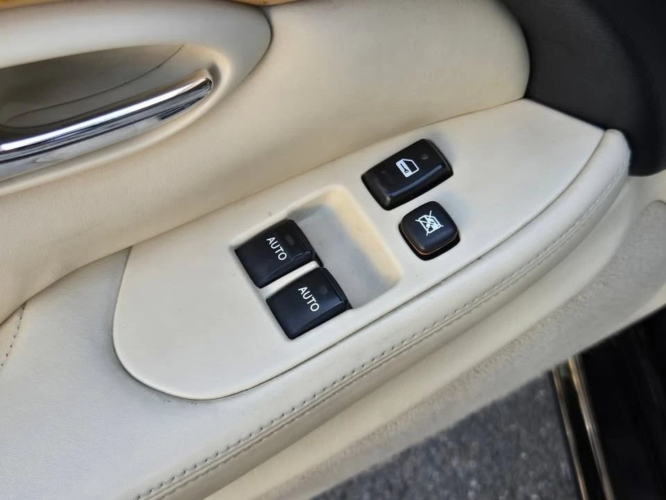 2004 Lexus SC430 - Image 12 of 19